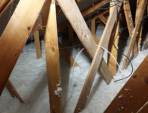 Poctivá izolace, foukaná izolace, foukaná vata, zateplení stropu, izolace stropu, zateplení, izolace, zateplení Znojmo, izolace Znojmo, skelná minerální izolace, Supafil loft